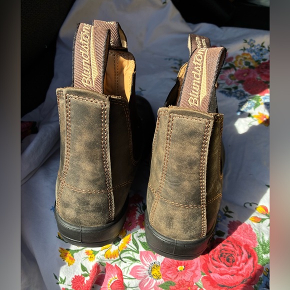 Blundstone Chelsea Boots - Picture 7 of 8